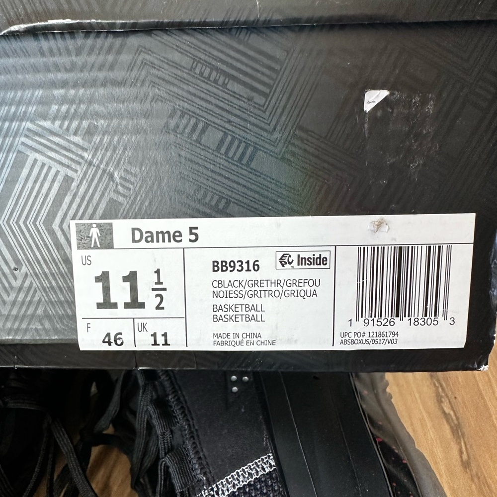 Men's Adidas Dame 5 Basketball Black Athletic Shoes, size 11.5 - Picture 4 of 7